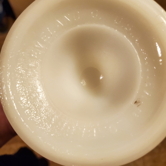 Vintage Milk glass goblet or candy dish - Picture 3 of 3